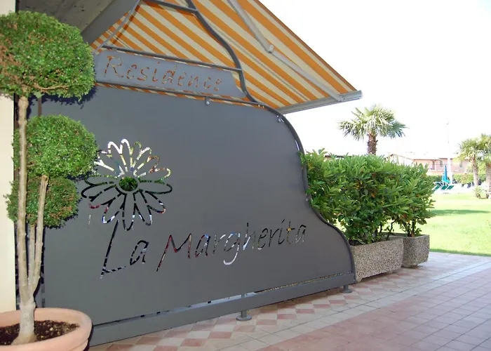 玛格丽特拉公寓式酒店 4* 拉齐塞
